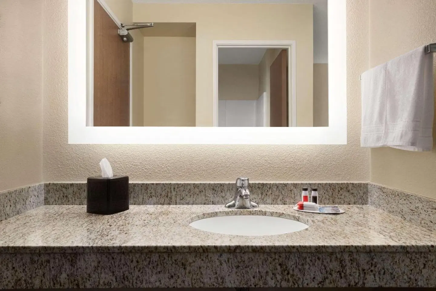 Baymont by Wyndham Mt. Pleasant ROOM_EXAMPLE