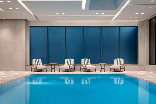 Canopy by Hilton Toronto Yorkville Hallenbad