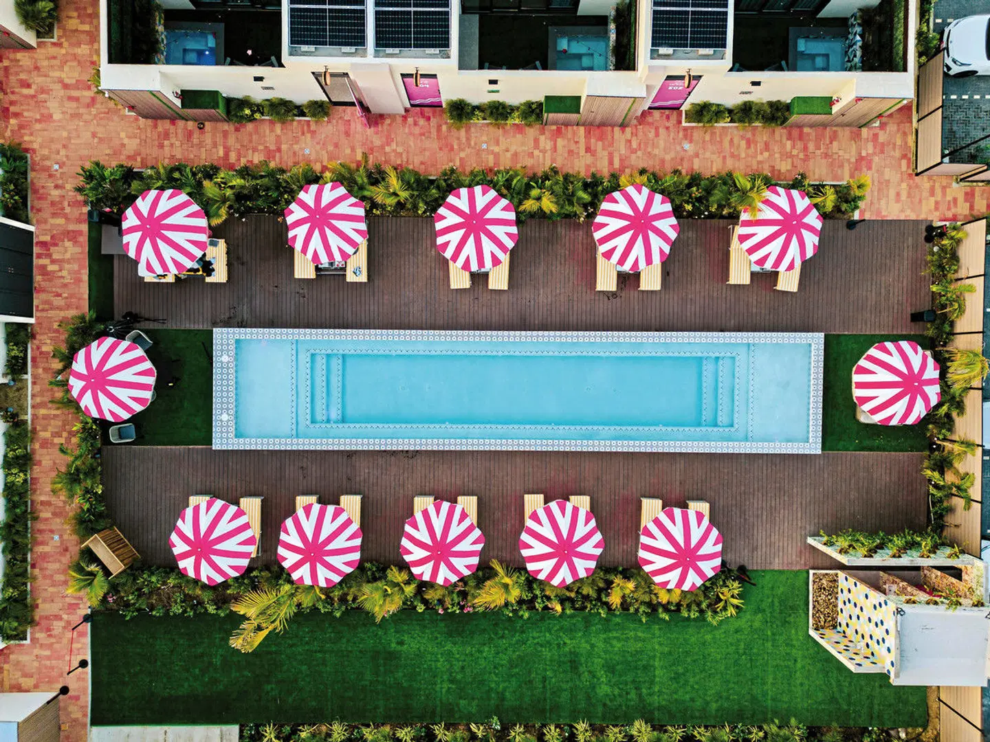 Privada Stays MODEL_IMPRESSION