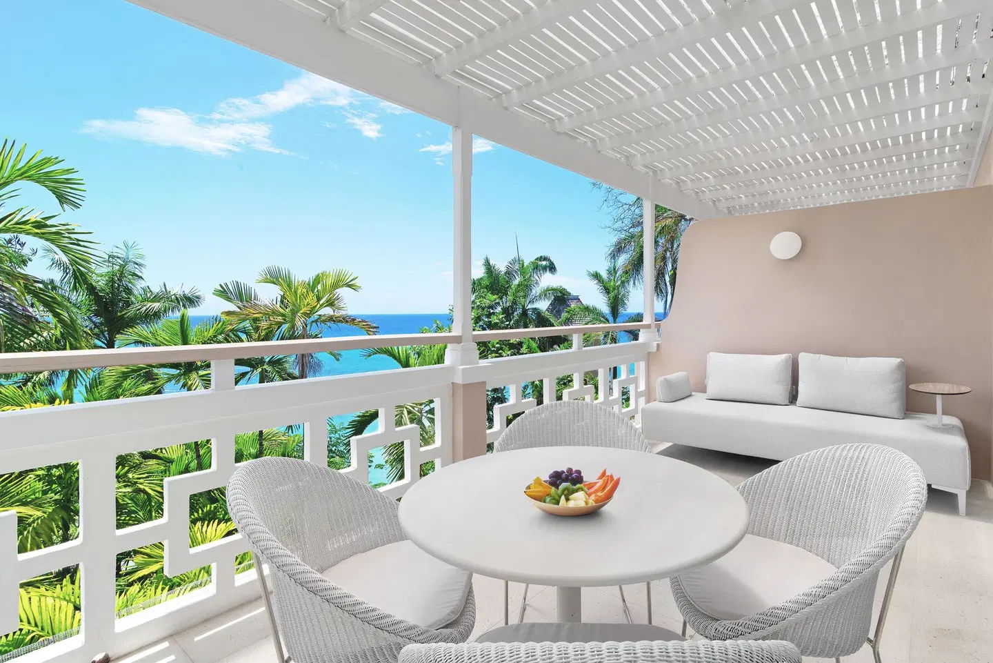 Couples Sans Souci Terrasse