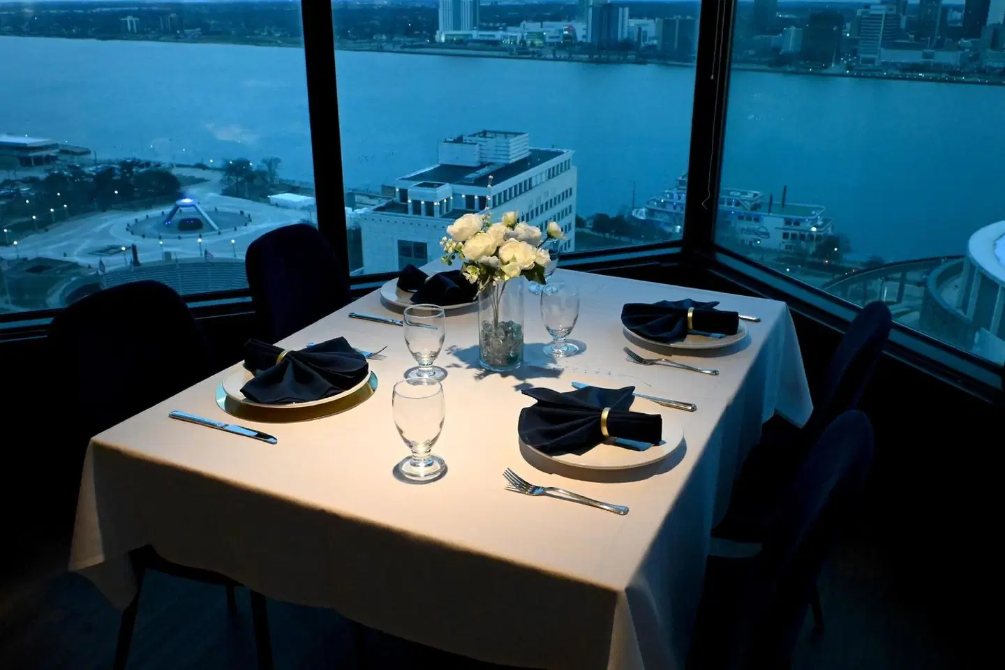 Fort Pontchartrain Detroit, a Wyndham Hotel Restaurant