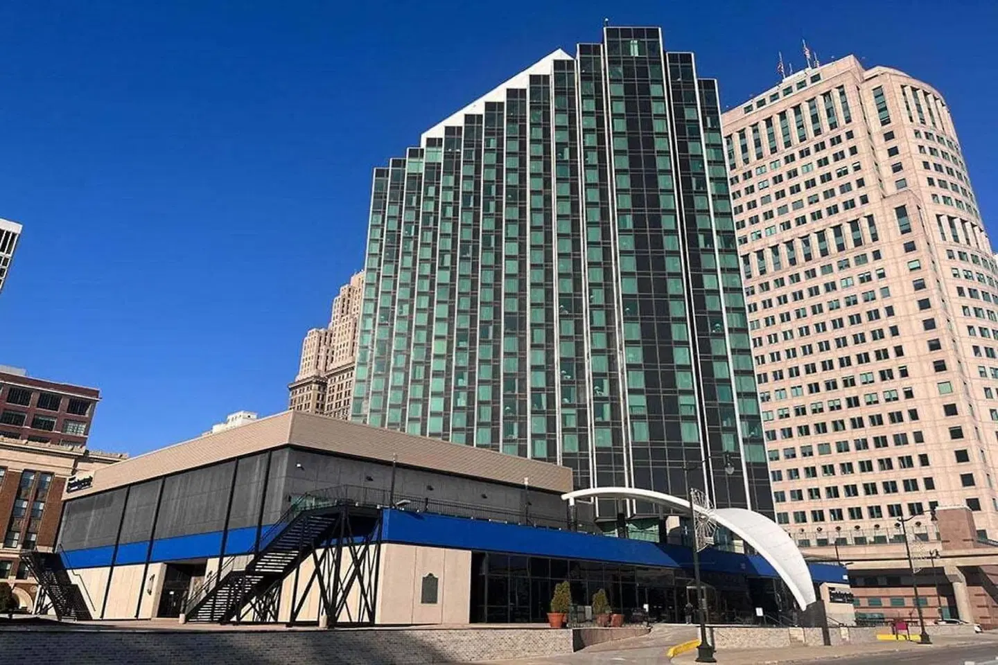 Fort Pontchartrain Detroit, a Wyndham Hotel EXTERIOR