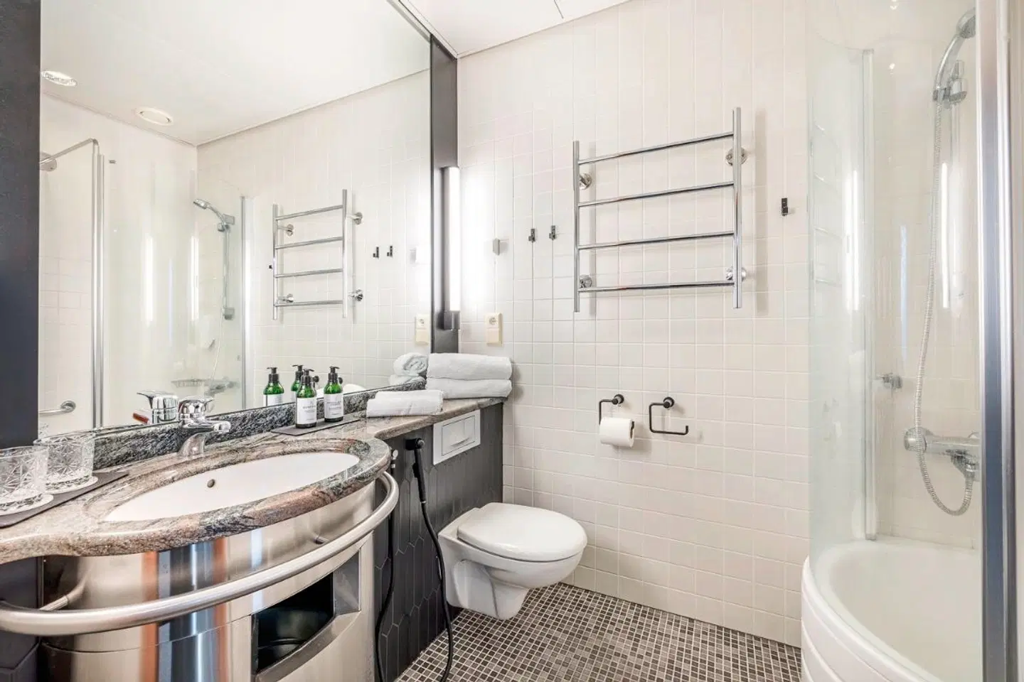 Santa's Hotel Santa Claus Badezimmer