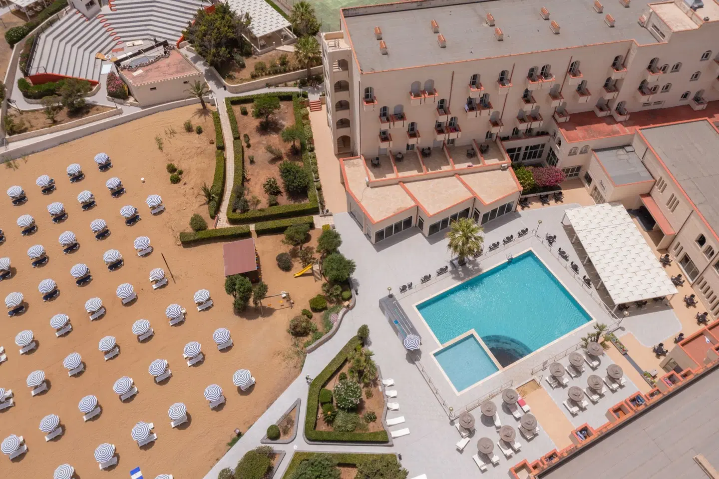 Club Eloro MODEL_IMPRESSION