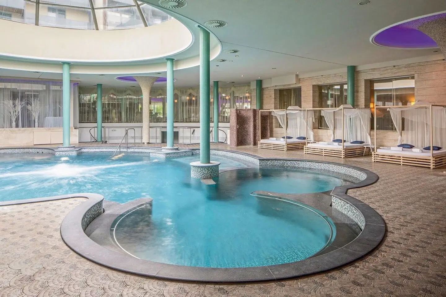 Spirit Hotel & Thermal Spa Hallenbad
