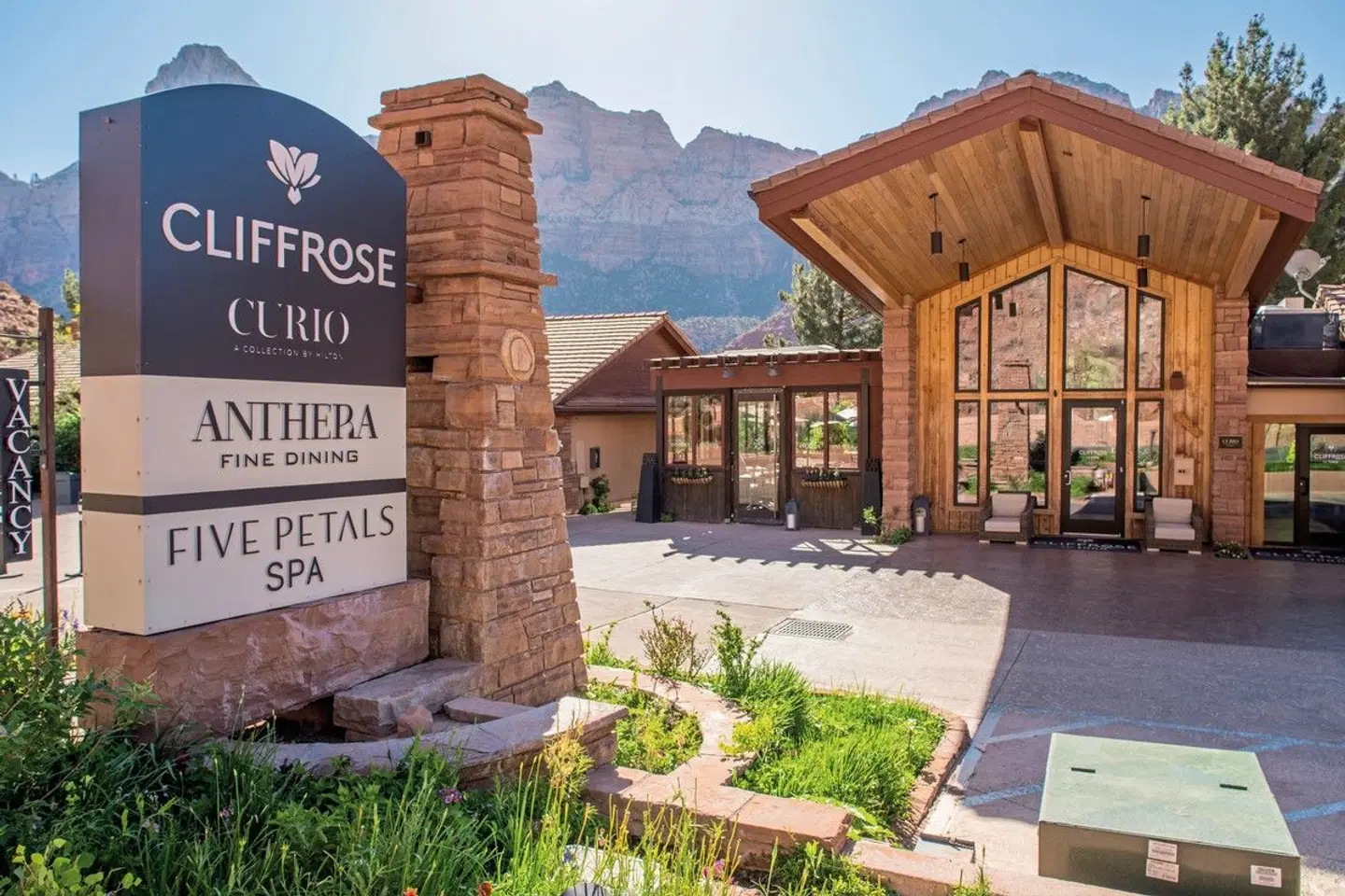 Cliffrose Springdale, Curio Collection by Hilton EXTERIOR