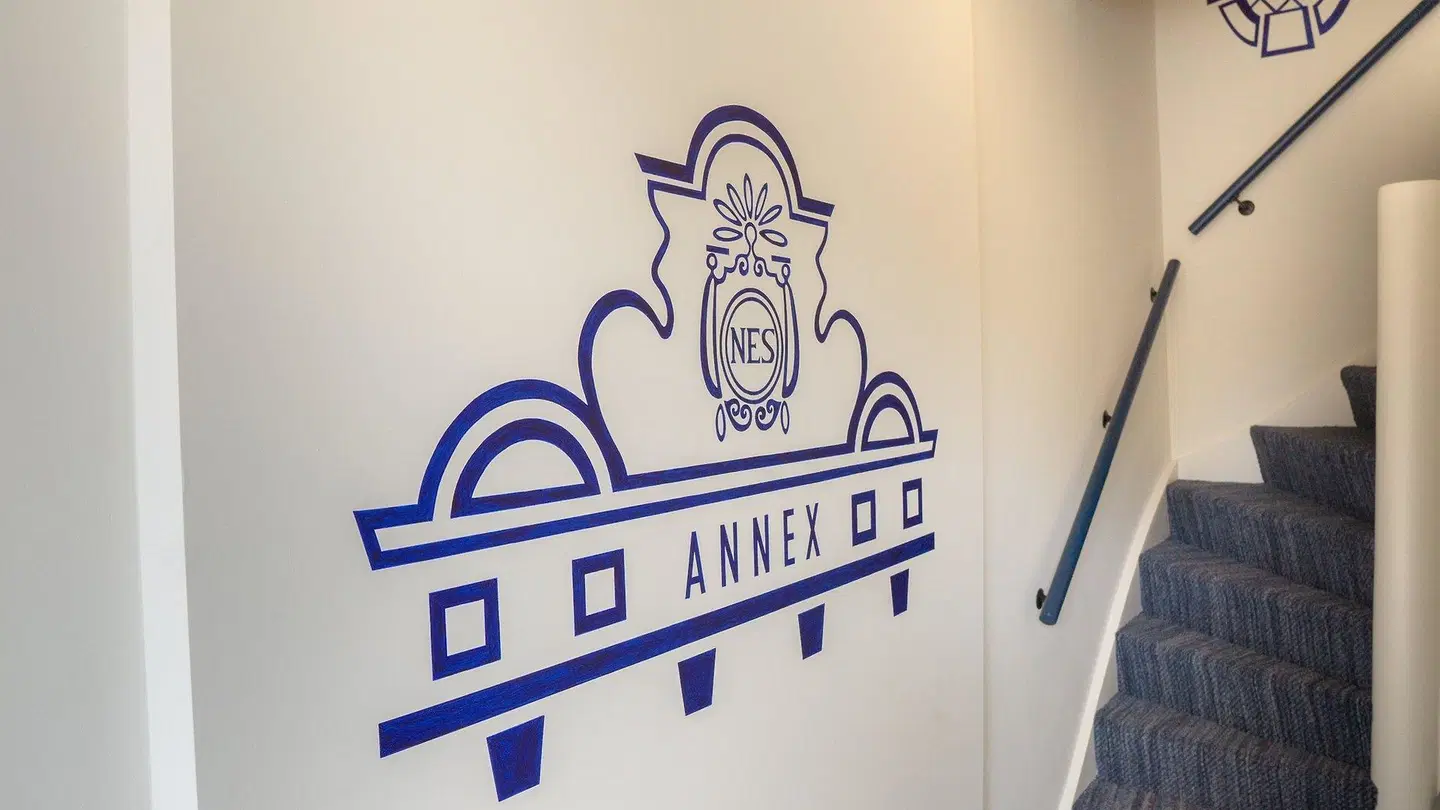 Nes MODEL_IMPRESSION