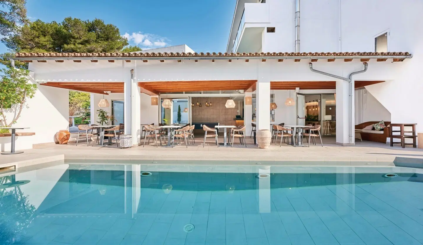 Flacalco OUTDOOR_POOL