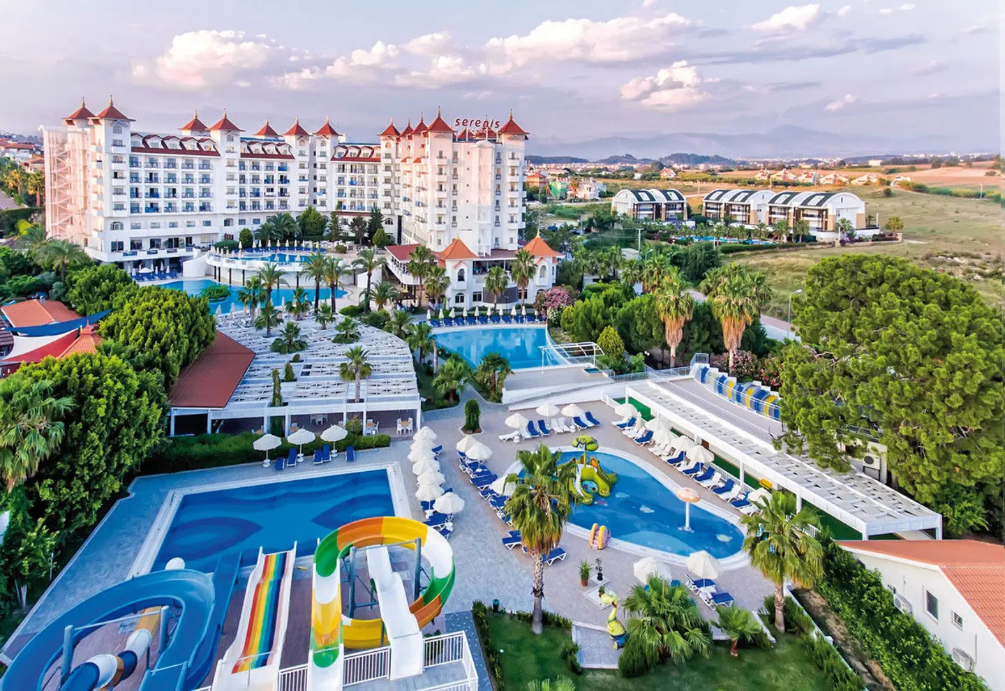 Serenis Hotel EXTERIOR