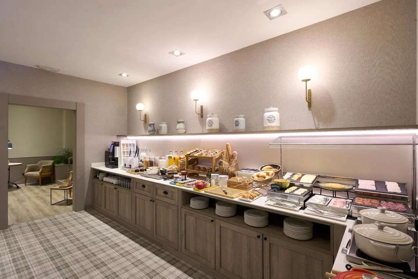 Catalonia Castellnou Restaurant