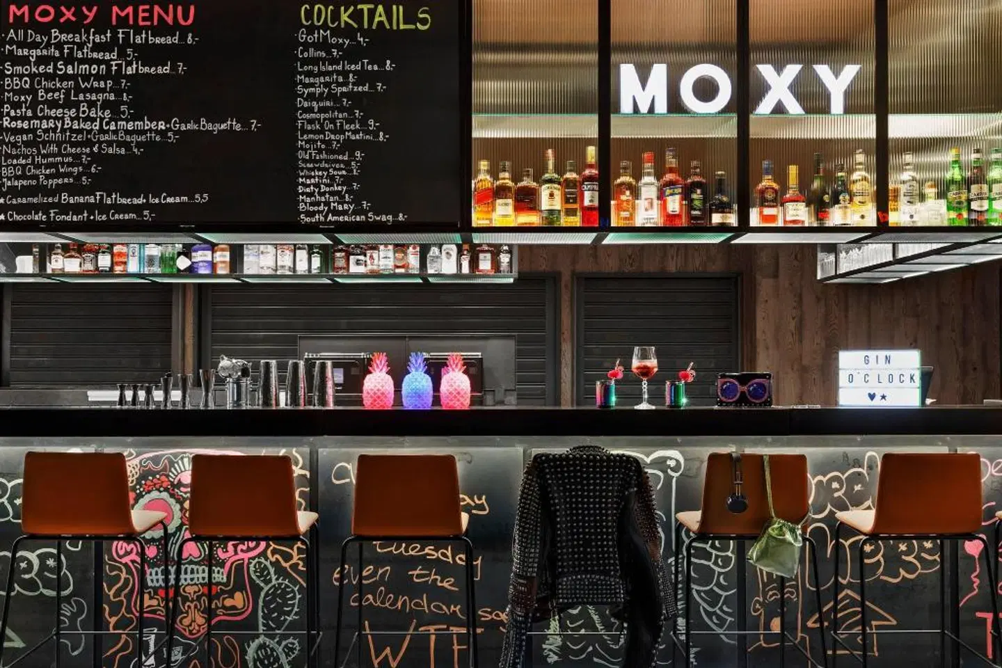 Moxy Kaunas Center Bar