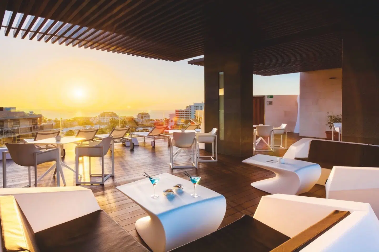 TIGOTAN Lovers & Friends Restaurant