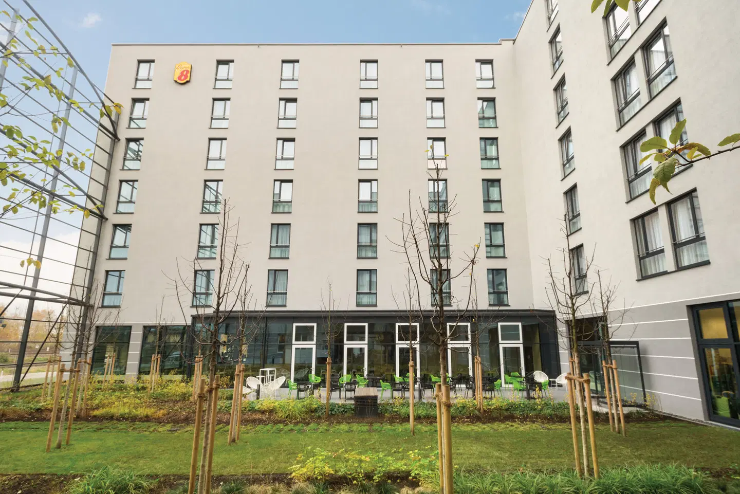 Super 8 by Wyndham Munich City West EXTERIOR