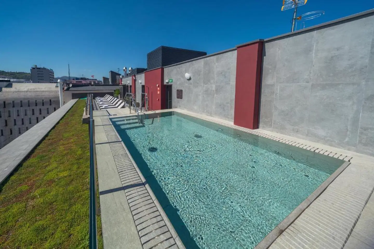 Catalonia Gran Vía Bilbao OUTDOOR_POOL