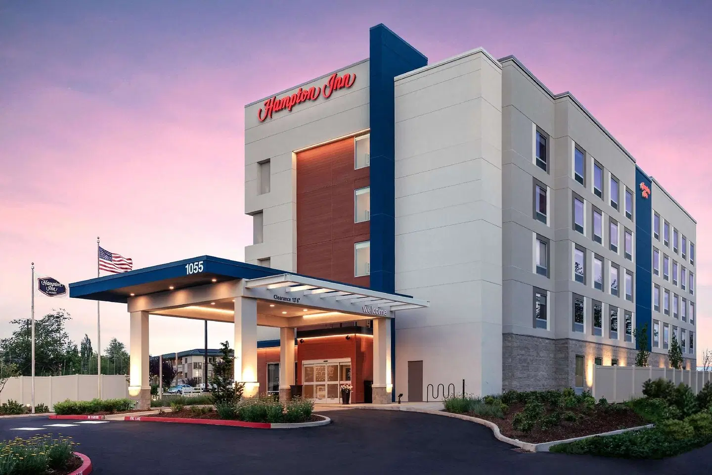 Hampton Inn Bellingham Airport EXTERIOR