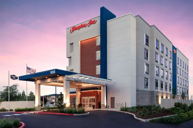 Hampton Inn Bellingham Airport EXTERIOR