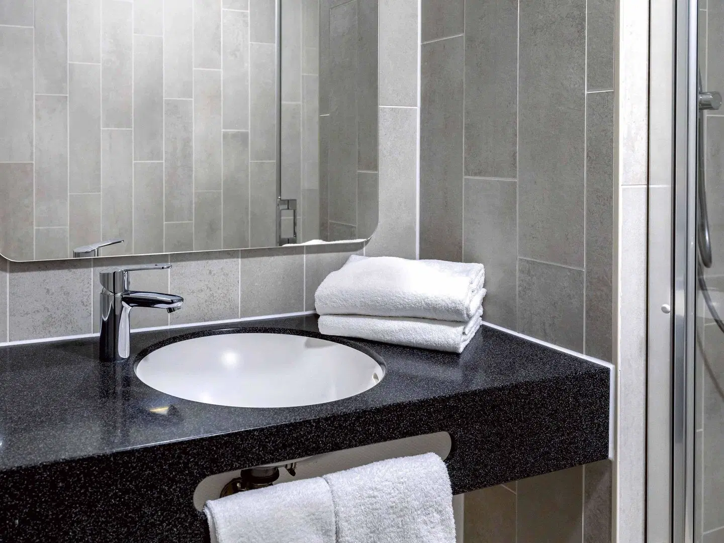 B&B HOTEL München-Schwabing Badezimmer