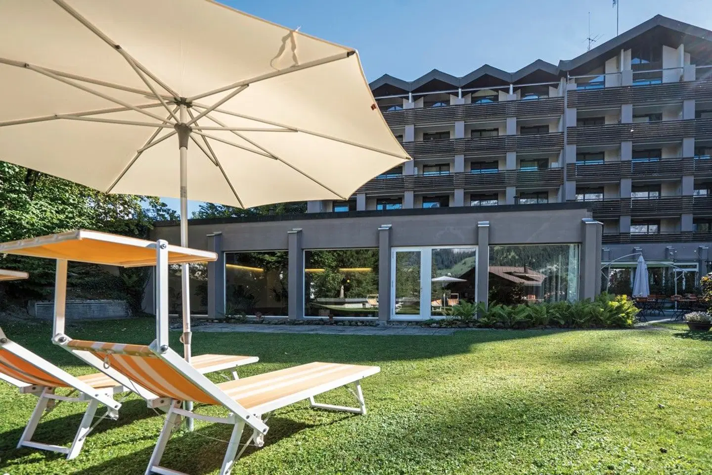 Hotel Des Alpes EXTERIOR