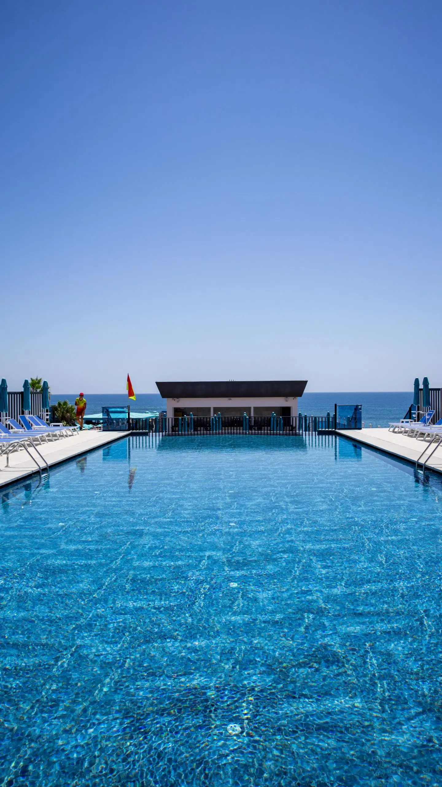 Granada Luxury Red OUTDOOR_POOL