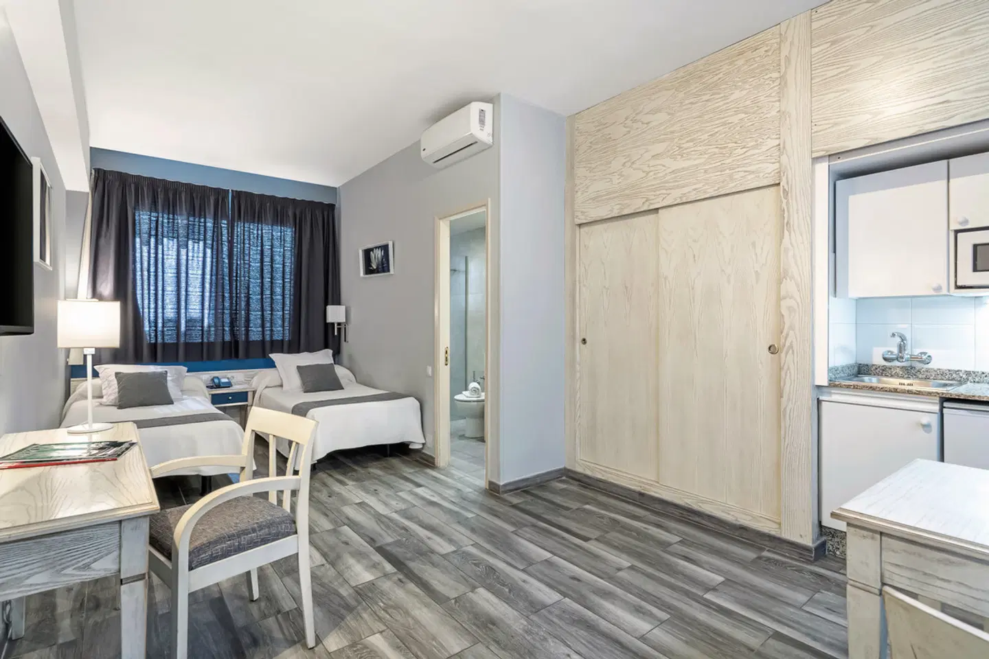 Apartamentos Colón Playa ROOM_EXAMPLE