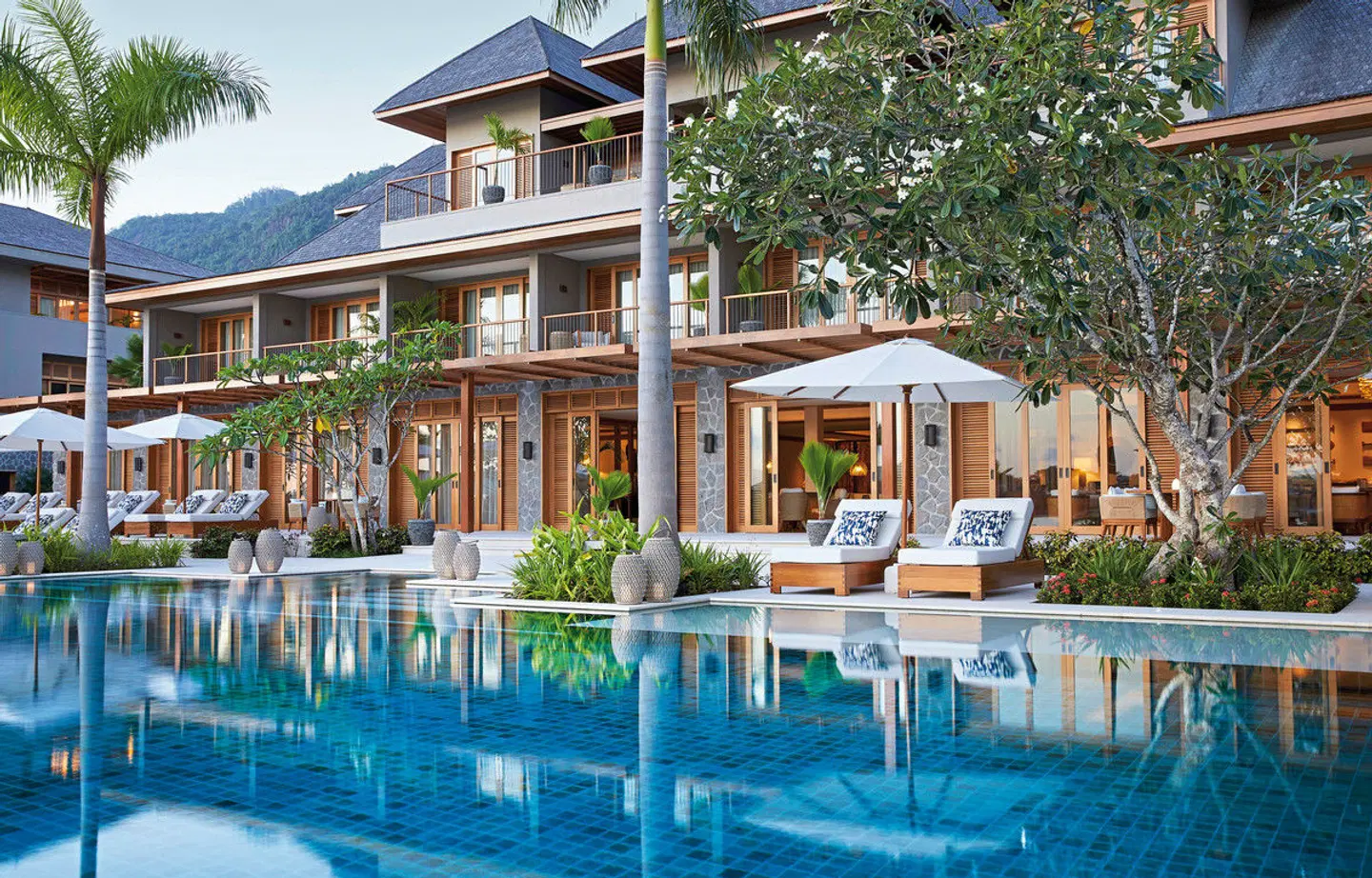 L' Escale Resort Marina & Spa OUTDOOR_POOL