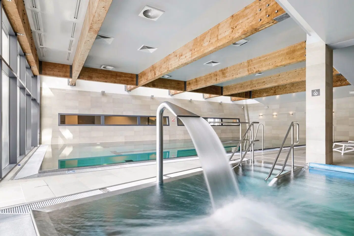 Ultra Marine Hallenbad