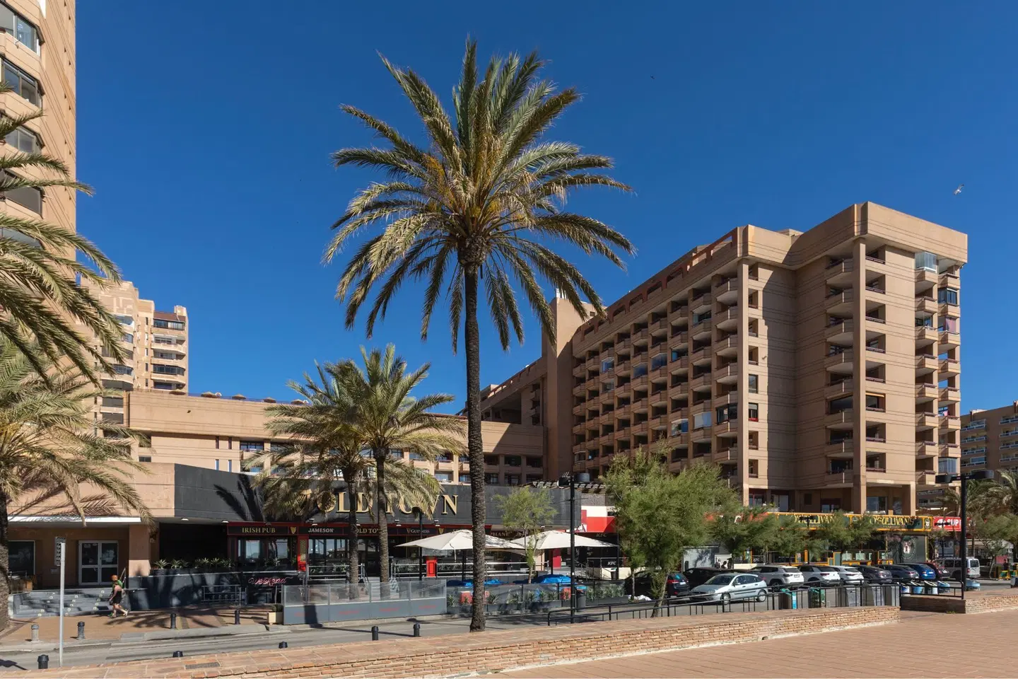 Las Palmeras affiliated by FERGUS Strand