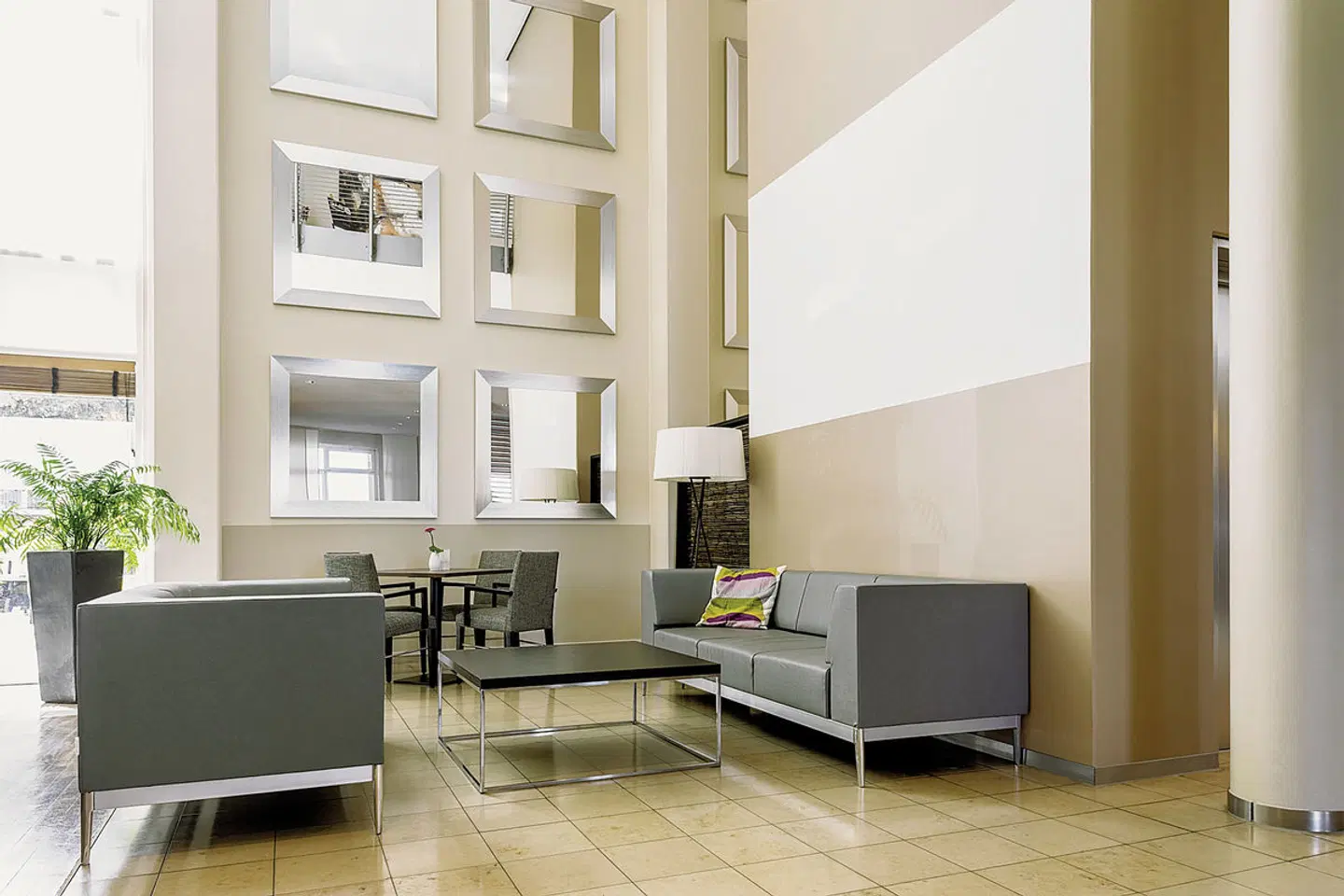 NH Hamburg Horner Rennbahn LOUNGE_LOBBY