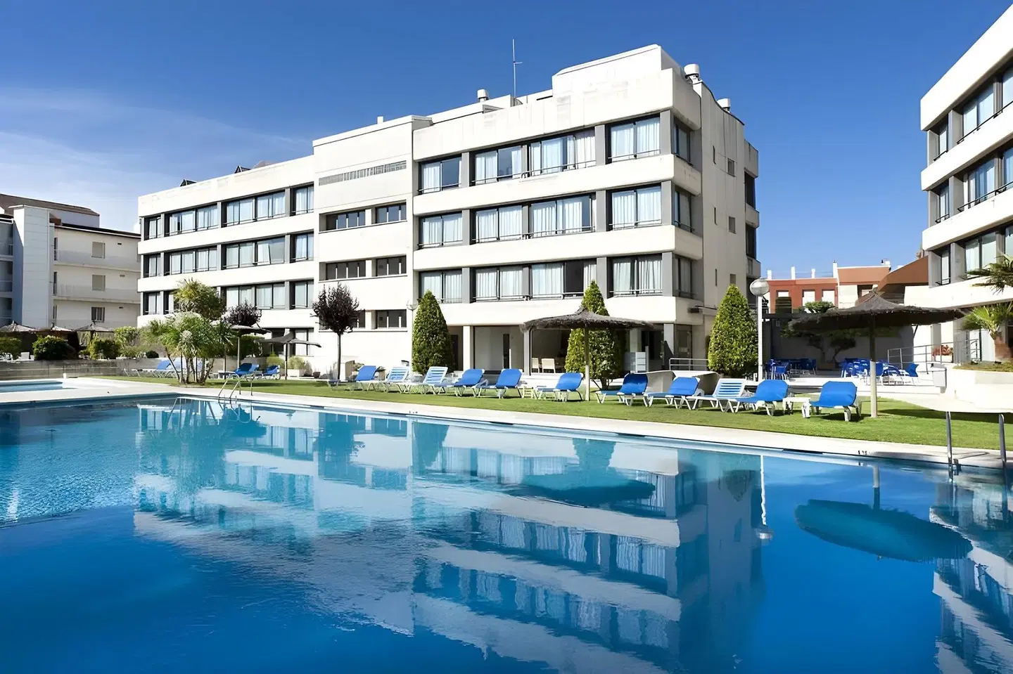 Atenea Park Suites & Apartments OUTDOOR_POOL
