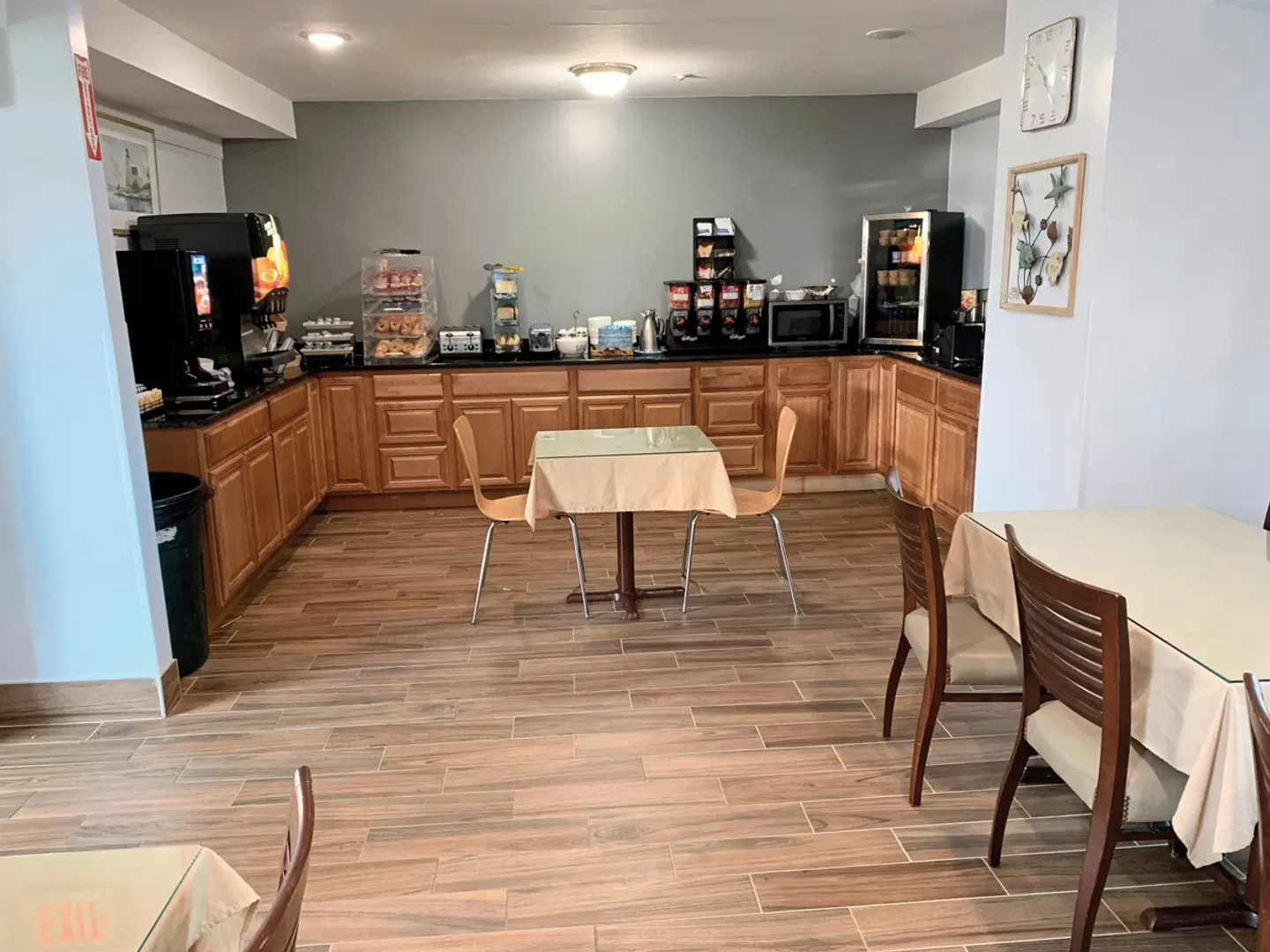 The Mariner Resort Cape Cod Bar