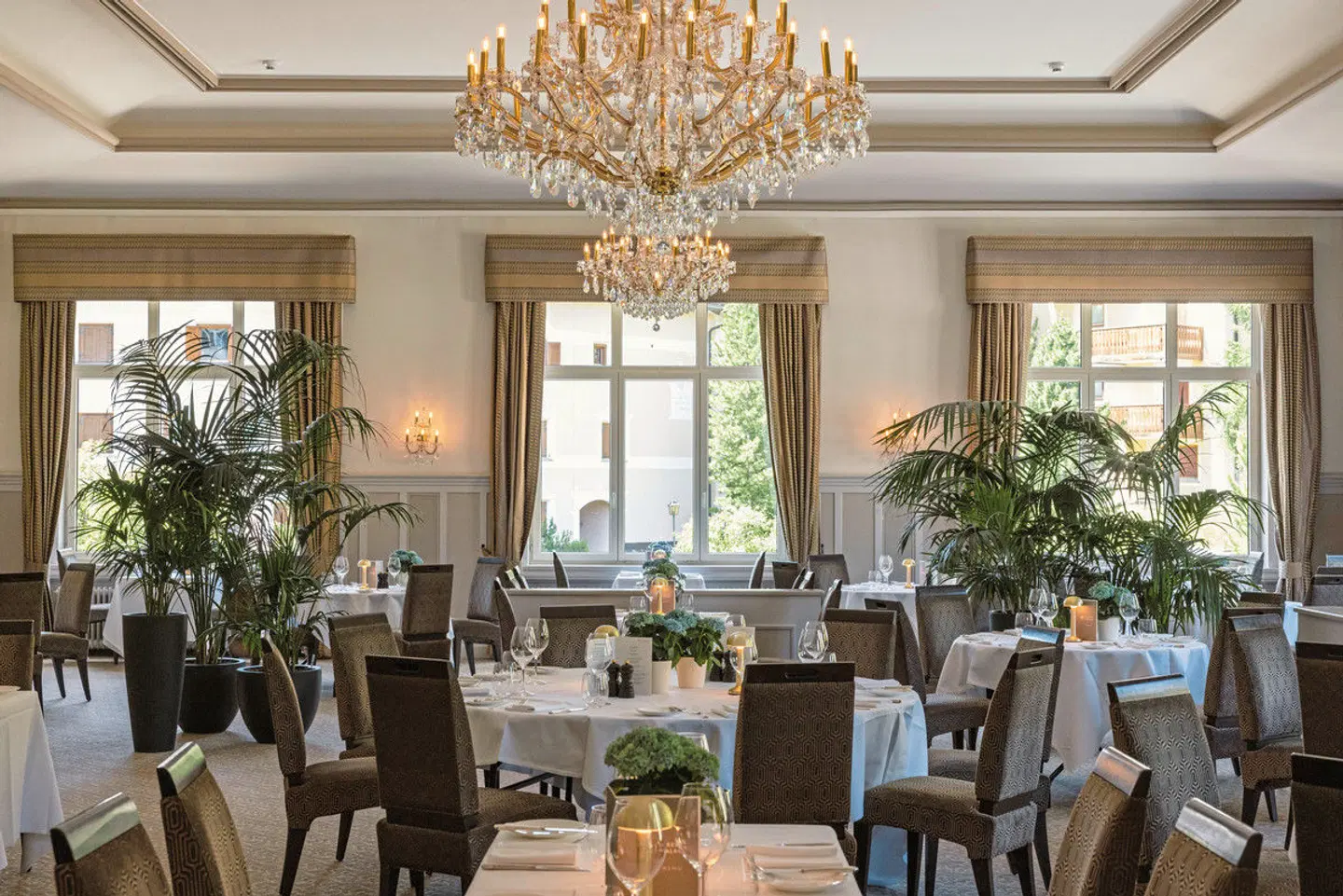 Cresta Palace Restaurant