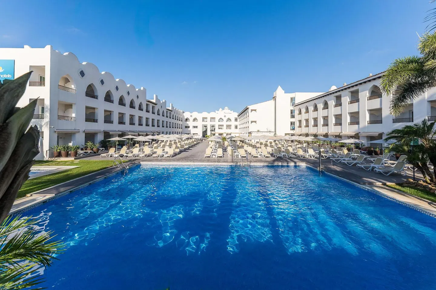 Hotel Mac Puerto Marina OUTDOOR_POOL