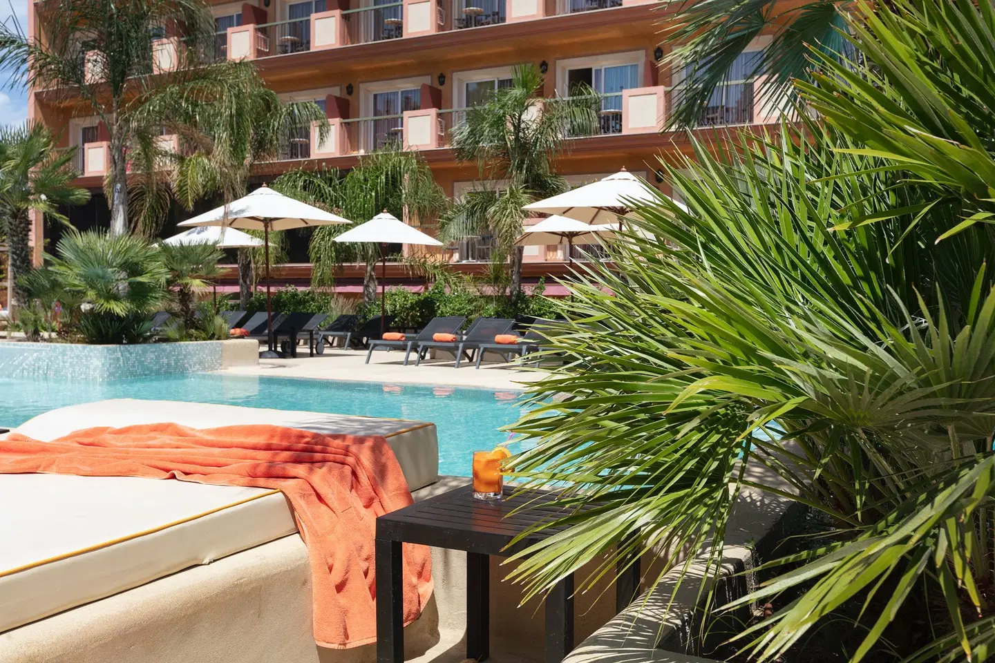 Luna Park Yoga & Spa OUTDOOR_POOL