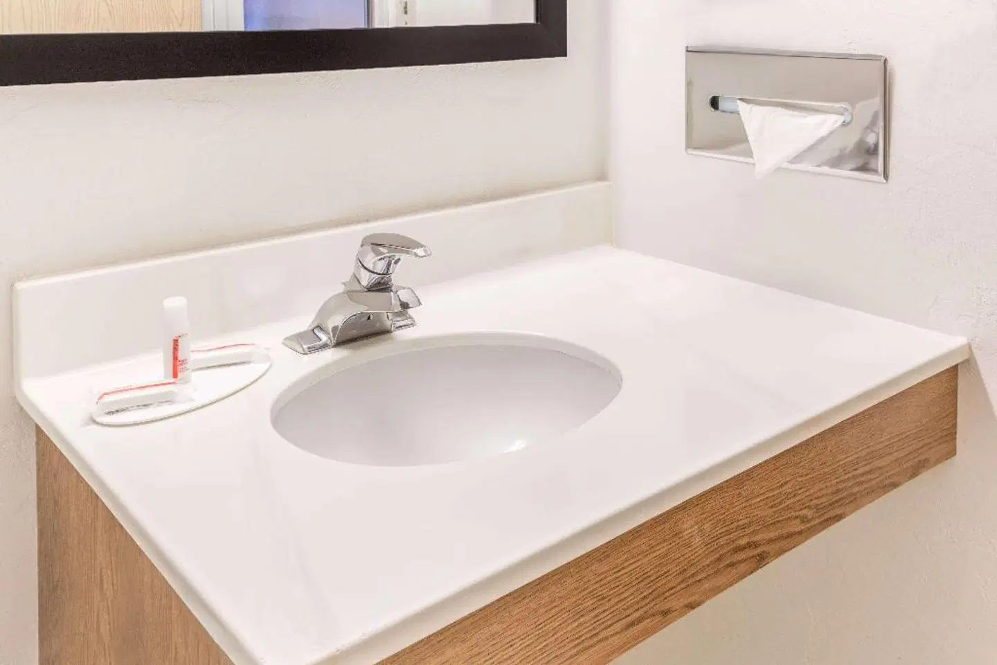 Super 8 by Wyndham Roseburg Badezimmer