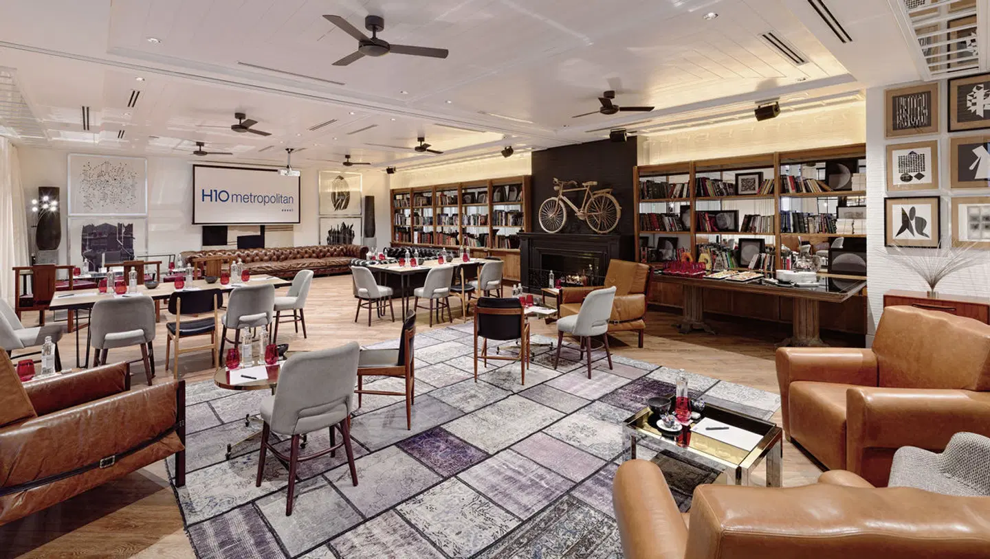 H10 Metropolitan Bar