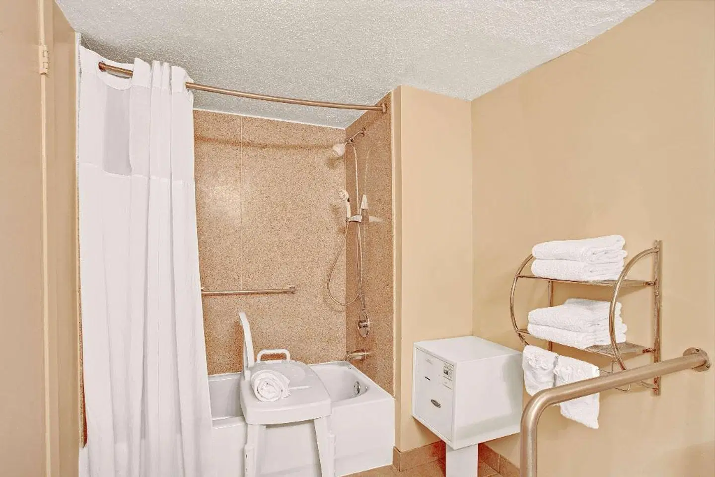 Days Inn by Wyndham Memphis at Graceland Badezimmer