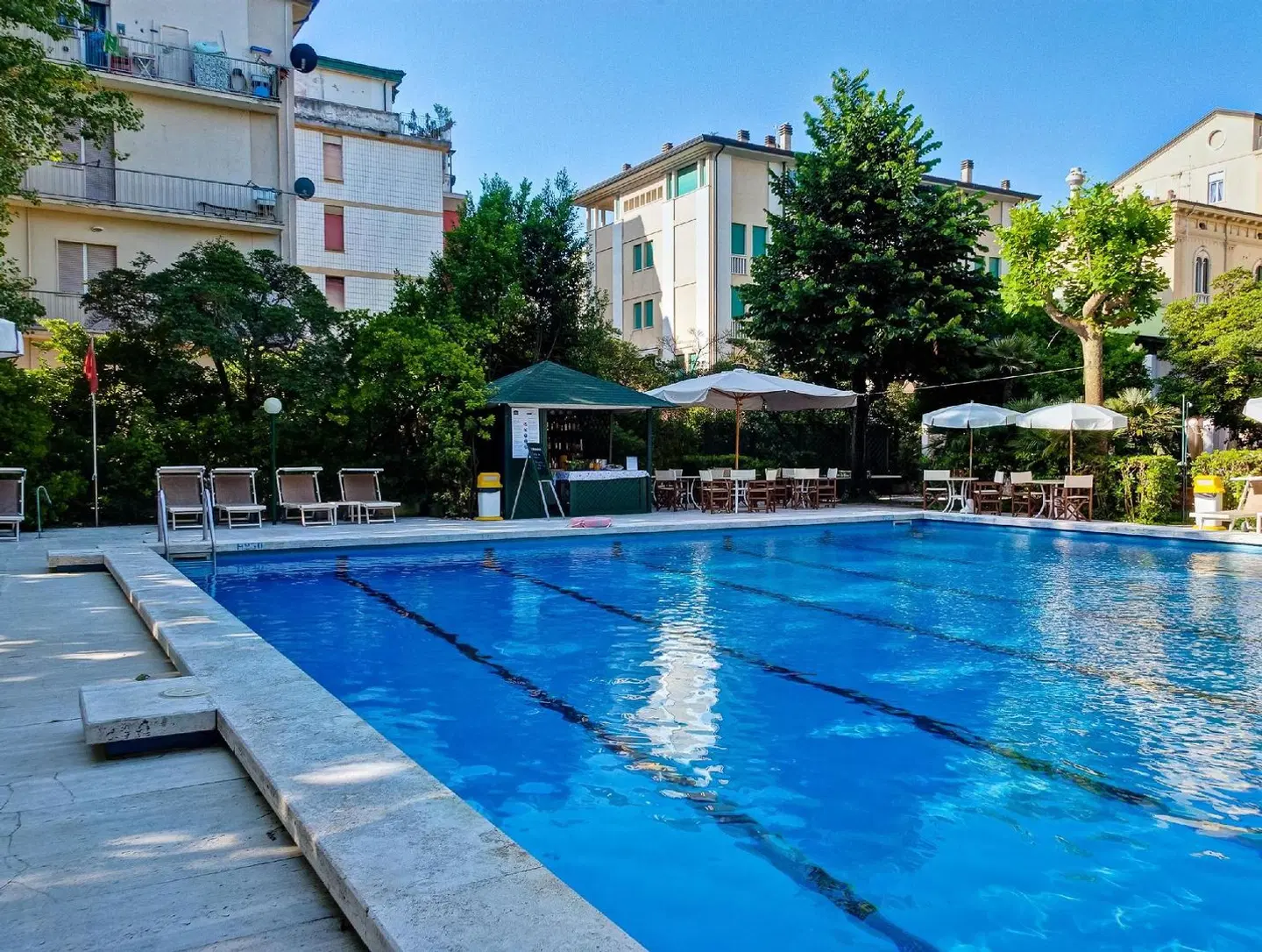 Grand Hotel Royal OUTDOOR_POOL