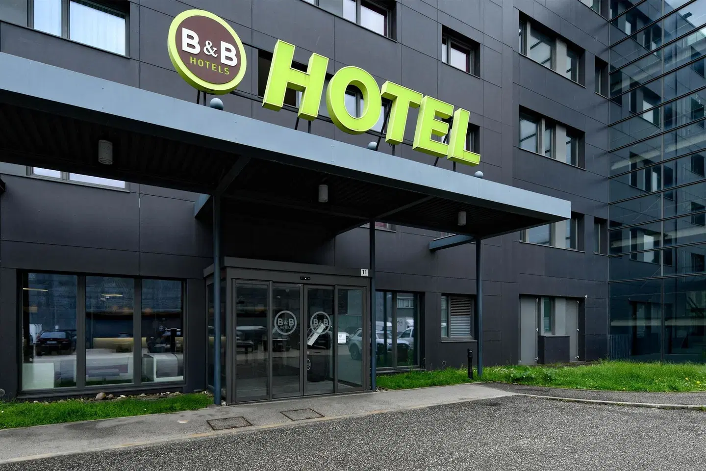 B&B Hotel Trento EXTERIOR