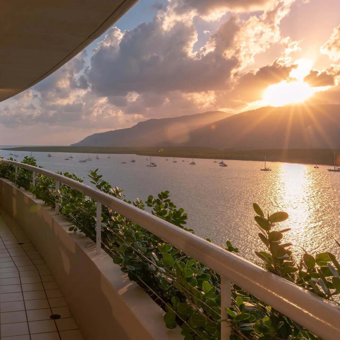Hilton Cairns LANDSCAPE