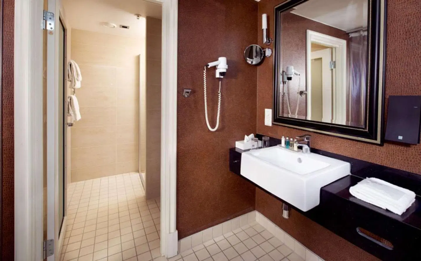 Clarion Collection Hotel Havnekontoret Badezimmer