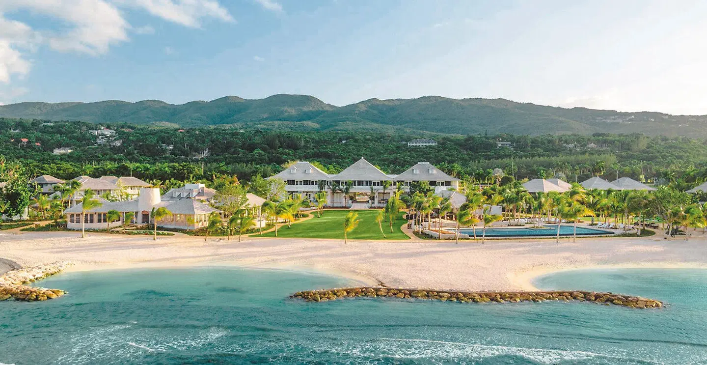 Eclipse at Half Moon EXTERIOR