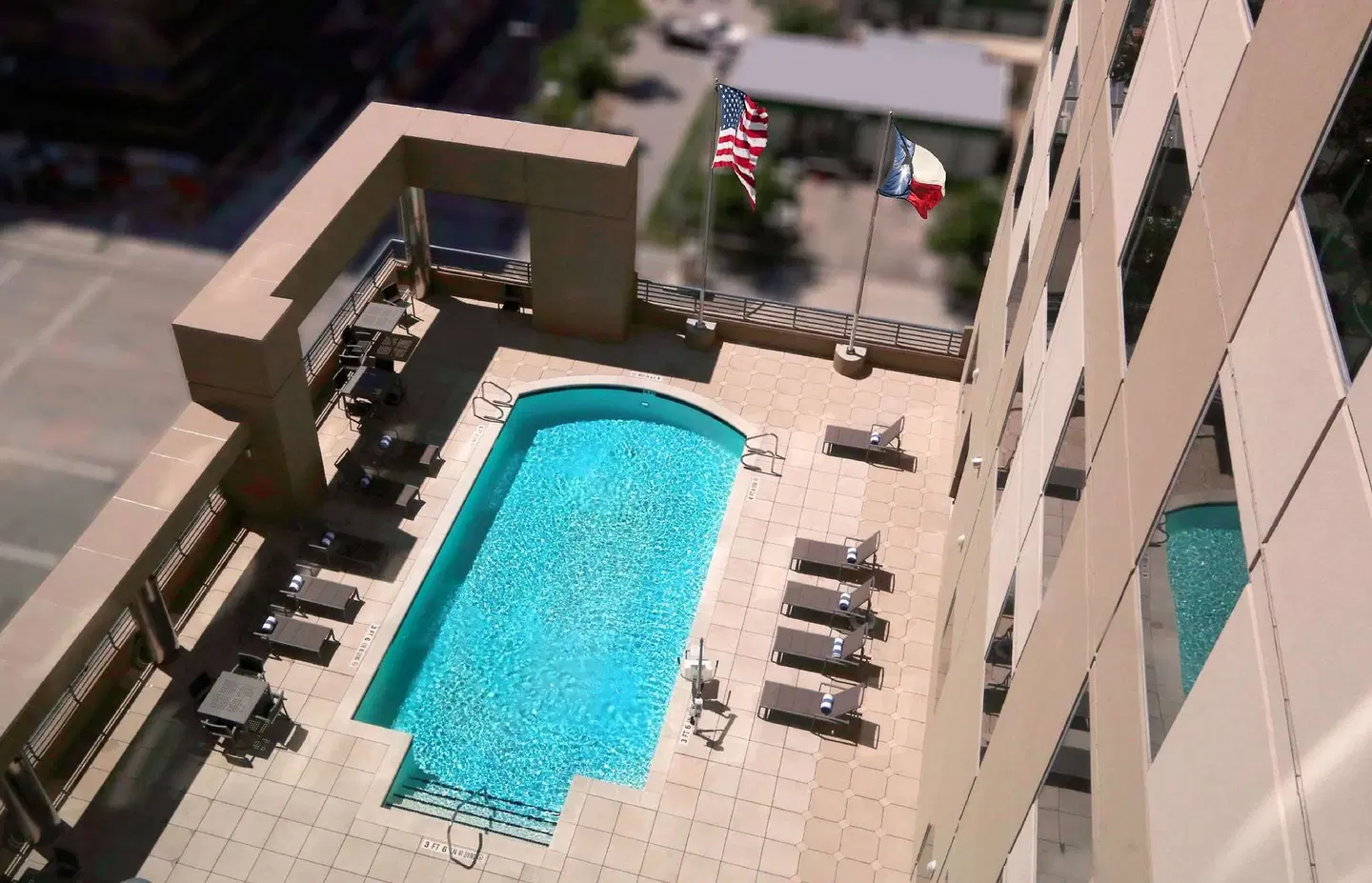 Hampton Inn Houston Downtown OUTDOOR_POOL