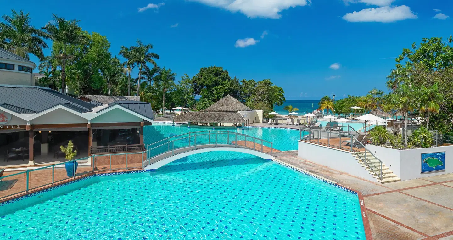 Beaches Negril Resort & Spa OUTDOOR_POOL