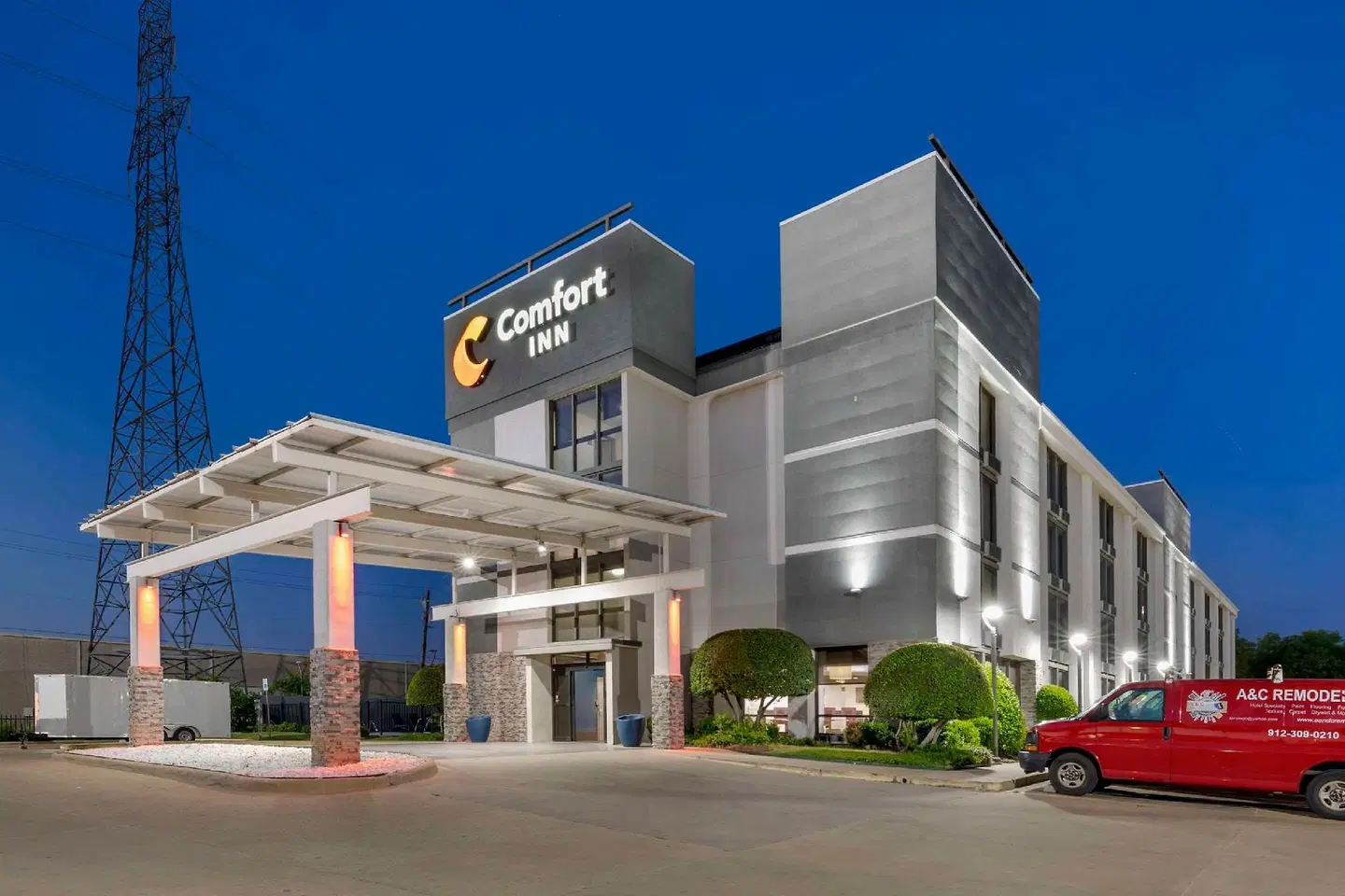 Comfort Inn Dallas North Love Field Airport EXTERIOR