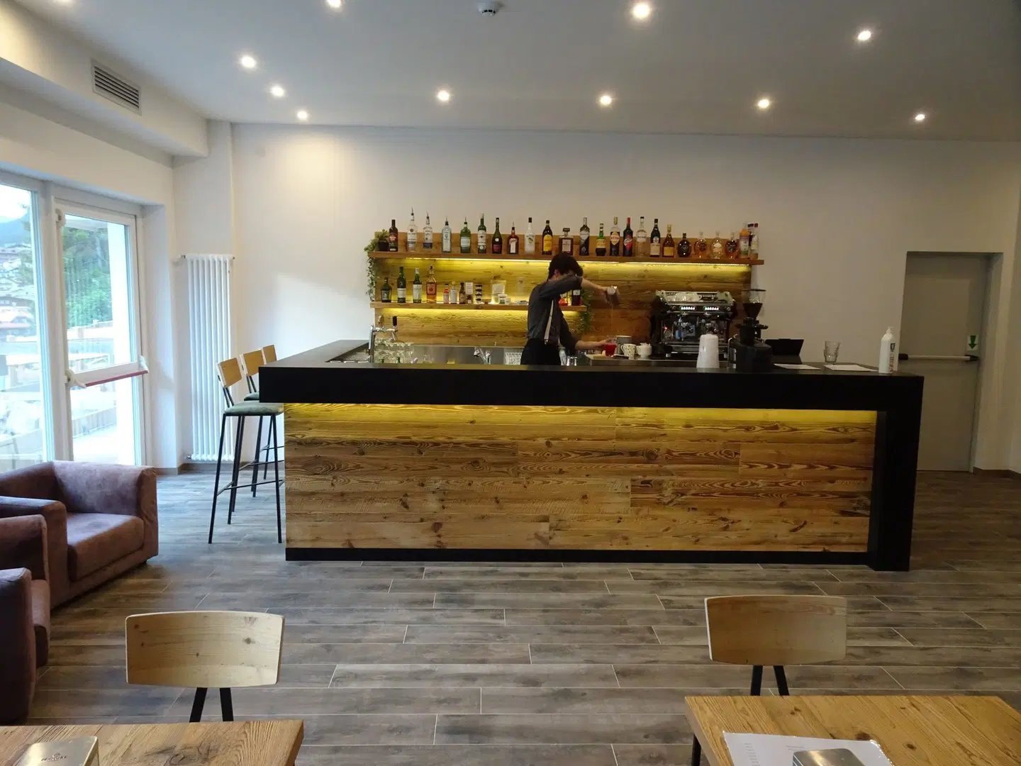 Active Alm Moena Bar