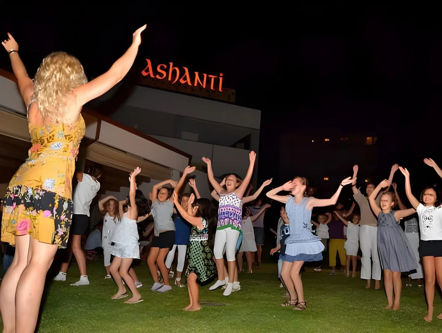 Ashanti Aparthotel PEOPLE