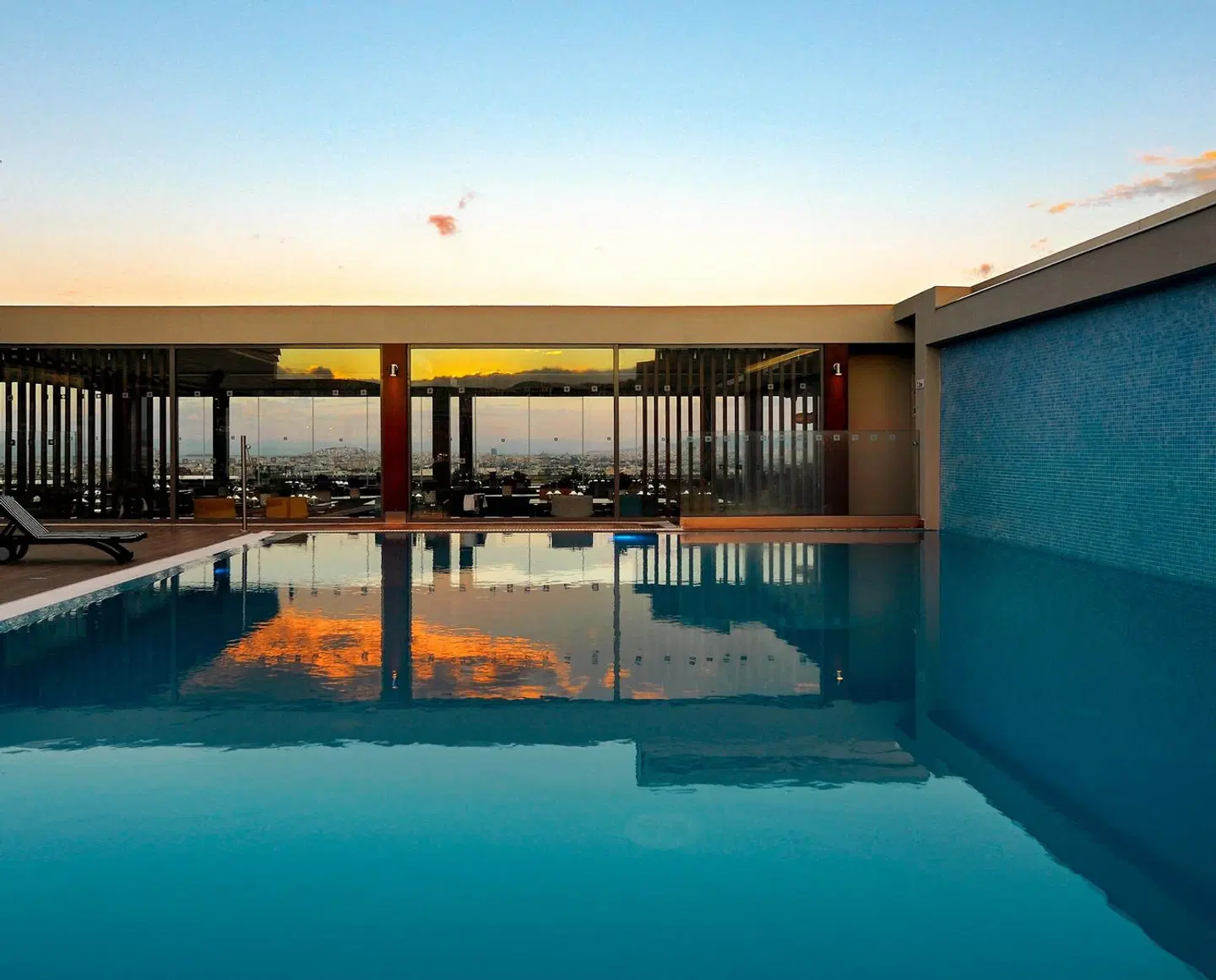 Zeus Wyndham Grand Athens OUTDOOR_POOL