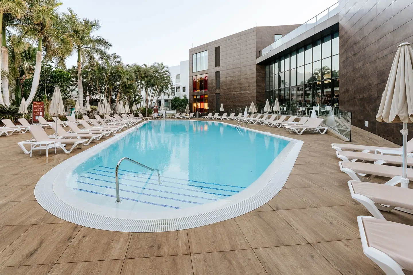 R2 Design Hotel Bahía Playa OUTDOOR_POOL