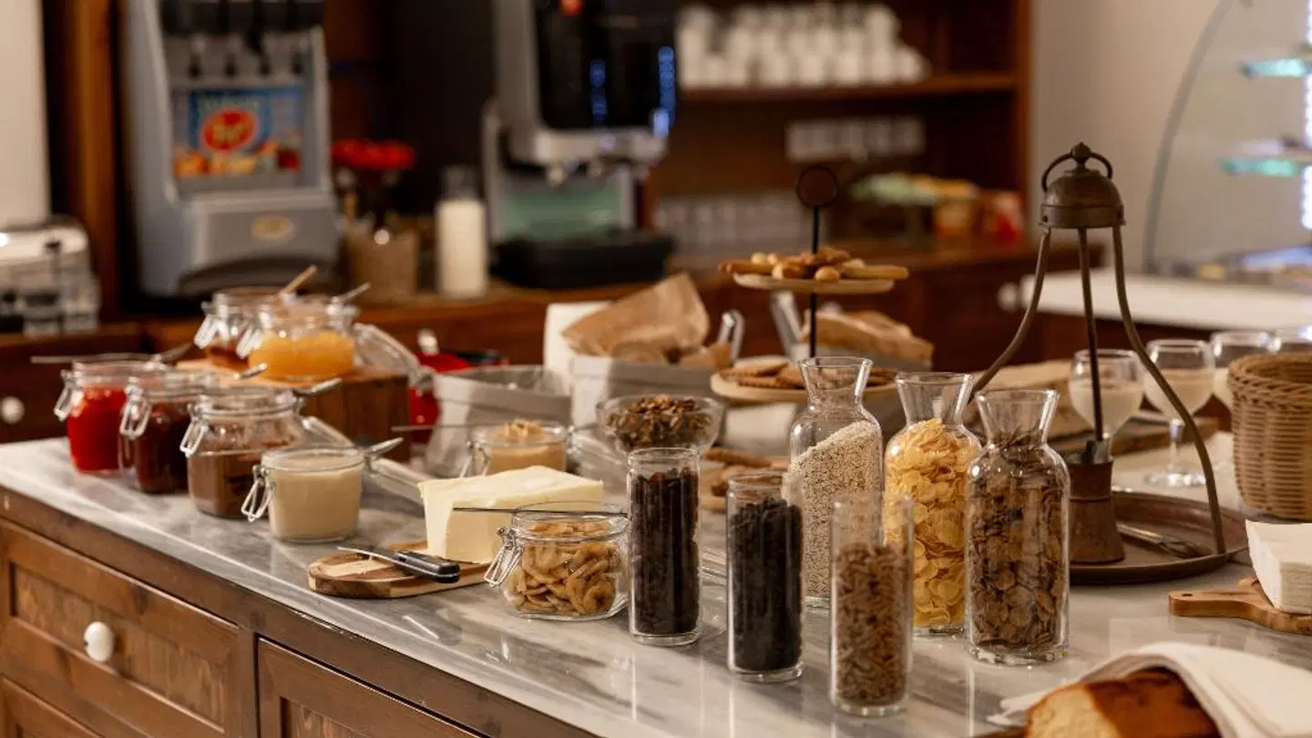 Nami Hotel & Suites RESTAURANT