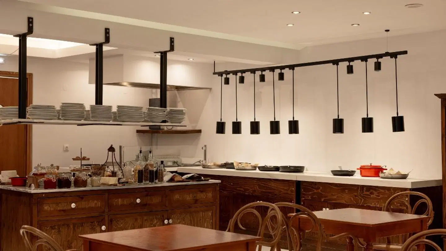 Nami Hotel & Suites BATHROOM